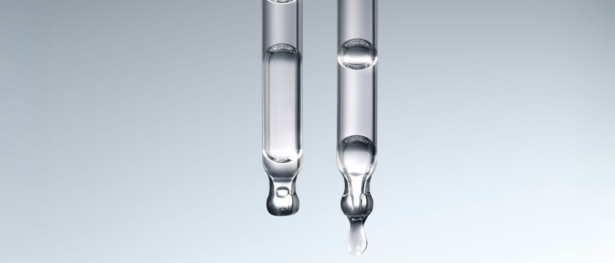 HL/Skin Niacinamide Serum 10% pipette